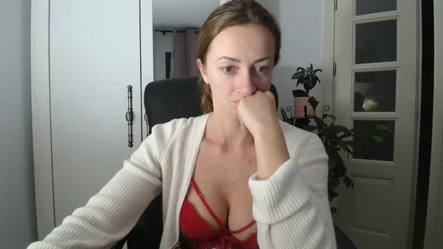 Gallery image thumbnail from AryaS's myfreecams stream on, 11/19/2024, 20:44 image 20 of 20