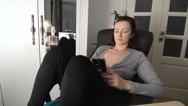 Gallery image thumbnail from AryaS's myfreecams stream on, 12/05/2024, 20:15 image 13 of 20
