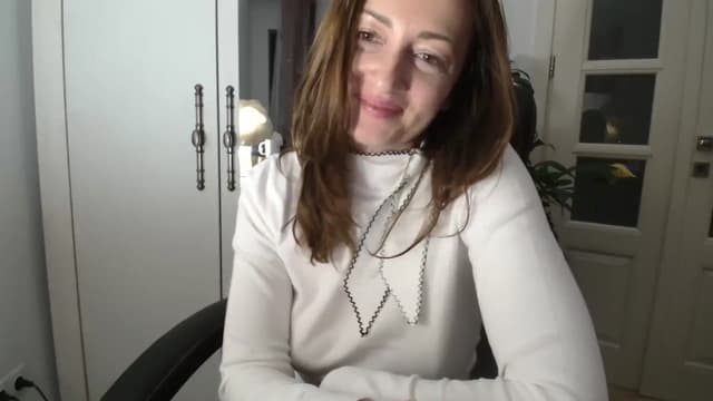 Gallery image thumbnail from AryaS's myfreecams stream on, 12/24/2024, 18:15 image 2 of 20