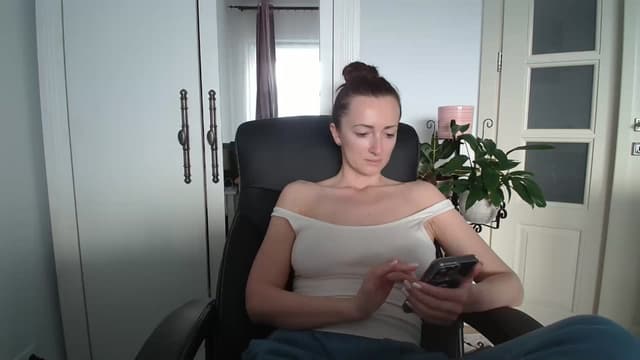 Gallery image thumbnail from AryaS's myfreecams stream on, 03/31/2025, 16:05 image 20 of 20
