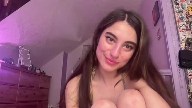 Gallery image thumbnail from Becka's myfreecams stream on, 03/03/2024, 15:46 image 16 of 20