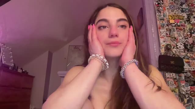 Gallery image thumbnail from Becka's myfreecams stream on, 03/03/2024, 19:19 image 5 of 20