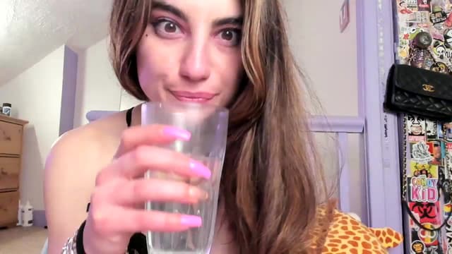 Gallery image thumbnail from Becka's myfreecams stream on, 03/06/2024, 09:23 image 1 of 20