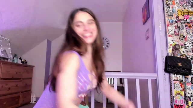 Gallery image thumbnail from Becka's myfreecams stream on, 03/09/2024, 08:41 image 4 of 20