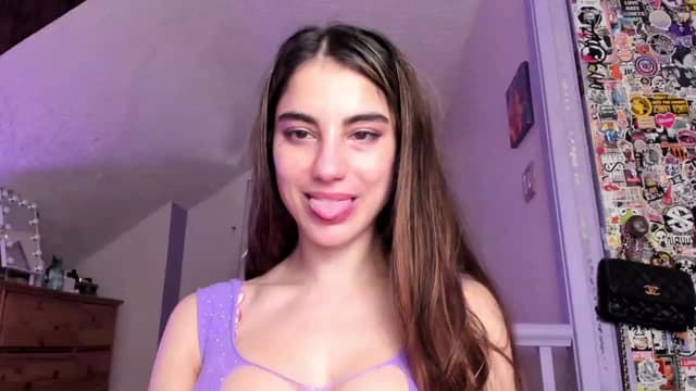 Gallery image thumbnail from Becka's myfreecams stream on, 03/09/2024, 08:41 image 16 of 20