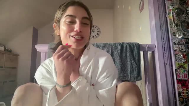 Gallery image thumbnail from Becka's myfreecams stream on, 04/10/2024, 22:22 image 8 of 20