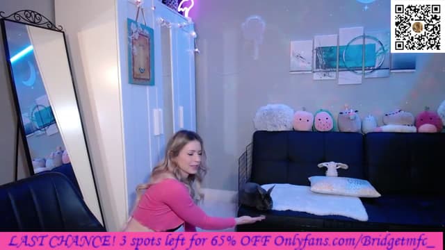 Gallery image thumbnail from Bridg's myfreecams stream on, 06/09/2023, 11:04 image 6 of 20