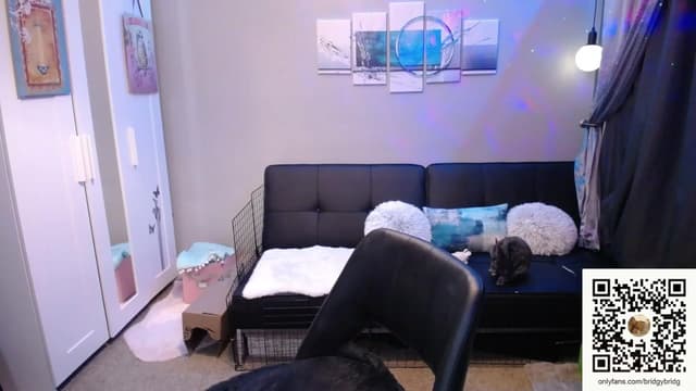 Gallery image thumbnail from Bridg's myfreecams stream on, 07/19/2023, 09:46 image 6 of 20
