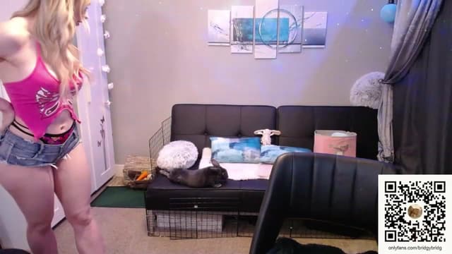 Gallery image thumbnail from Bridg's myfreecams stream on, 08/04/2023, 09:32 image 7 of 20