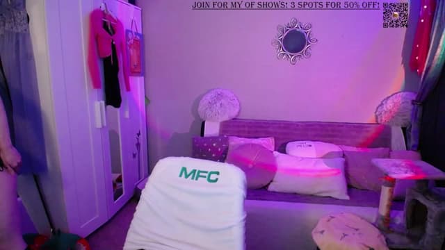 Gallery image thumbnail from Bridg's myfreecams stream on, 01/25/2024, 09:43 image 14 of 20