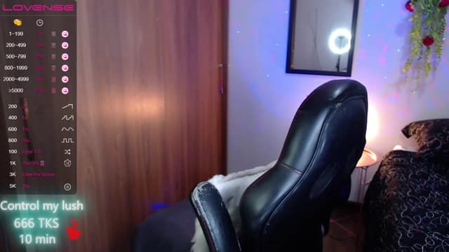 Gallery image thumbnail from CR_17's myfreecams stream on, 06/13/2023, 24:50 image 2 of 20