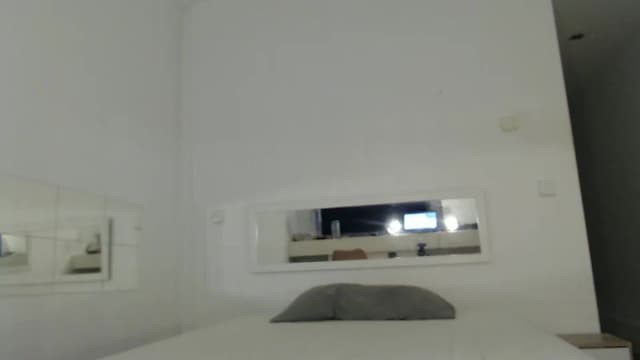 Gallery image thumbnail from CR_17's myfreecams stream on, 08/30/2024, 18:45 image 14 of 20