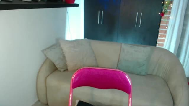 Gallery image thumbnail from CR_17's myfreecams stream on, 01/17/2025, 01:38 image 18 of 20