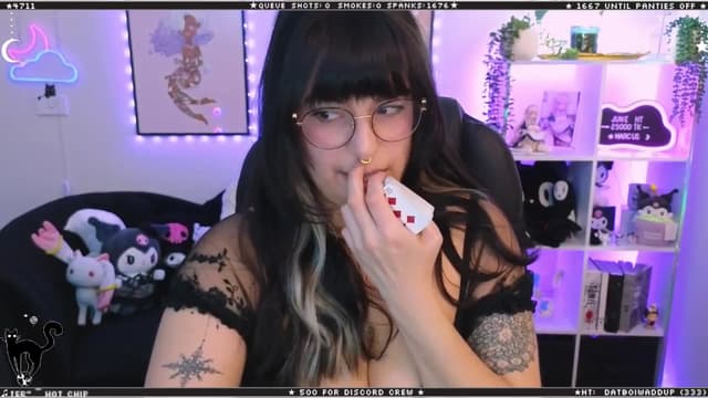 Gallery image thumbnail from Cat__'s myfreecams stream on, 07/11/2024, 07:09 image 12 of 20
