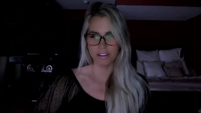 Gallery image thumbnail from Cora9's myfreecams stream on, 06/30/2025, 05:07 image 3 of 20