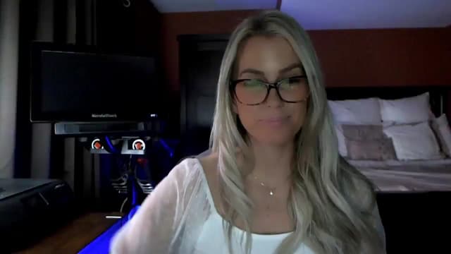 Gallery image thumbnail from Cora9's myfreecams stream on, 02/12/2026, 04:55 image 9 of 20