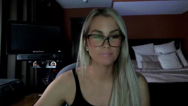 Gallery image thumbnail from Cora9's myfreecams stream on, 02/24/2026, 06:36 image 6 of 20