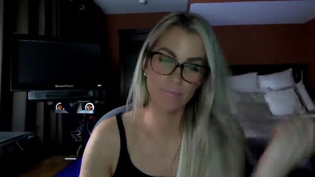 Gallery image thumbnail from Cora9's myfreecams stream on, 02/24/2026, 06:36 image 4 of 20