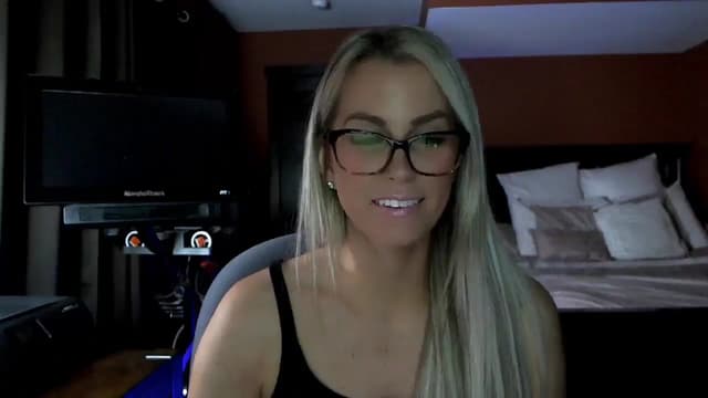 Gallery image thumbnail from Cora9's myfreecams stream on, 02/24/2026, 06:36 image 11 of 20