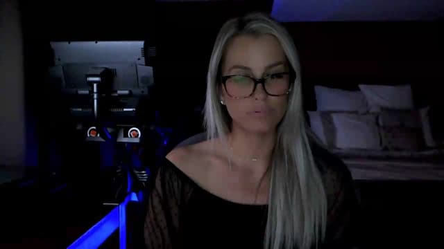 Gallery image thumbnail from Cora9's myfreecams stream on, 06/03/2026, 05:11 image 6 of 20