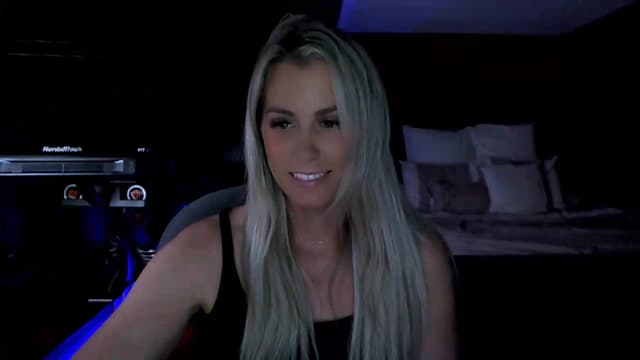 Gallery image thumbnail from Cora9's myfreecams stream on, 06/10/2026, 06:08 image 8 of 20