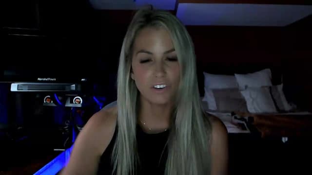 Gallery image thumbnail from Cora9's myfreecams stream on, 07/09/2026, 06:01 image 10 of 20