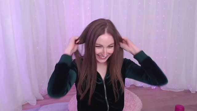 Gallery image thumbnail from Cosmo's myfreecams stream on, 06/11/2024, 04:43 image 2 of 20