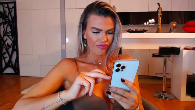 Gallery image thumbnail from D_y_y's myfreecams stream on, 12/03/2022, 02:54 image 5 of 20