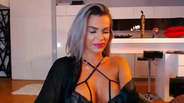 Gallery image thumbnail from D_y_y's myfreecams stream on, 12/04/2022, 04:40 image 1 of 20