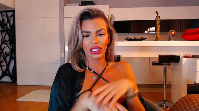 Gallery image thumbnail from D_y_y's myfreecams stream on, 12/04/2022, 04:40 image 6 of 20