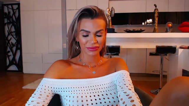 Gallery image thumbnail from D_y_y's myfreecams stream on, 12/05/2022, 24:28 image 7 of 20