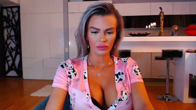 Gallery image thumbnail from D_y_y's myfreecams stream on, 12/08/2022, 04:53 image 12 of 20