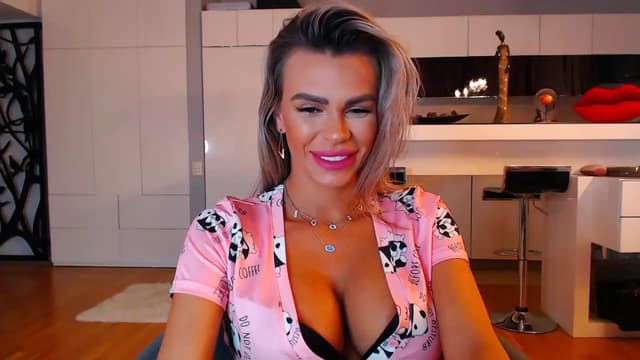 Gallery image thumbnail from D_y_y's myfreecams stream on, 12/08/2022, 04:53 image 14 of 20