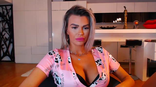 Gallery image thumbnail from D_y_y's myfreecams stream on, 12/08/2022, 04:53 image 13 of 20