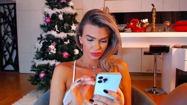 Gallery image thumbnail from D_y_y's myfreecams stream on, 12/15/2022, 04:48 image 13 of 20