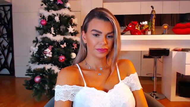 Gallery image thumbnail from D_y_y's myfreecams stream on, 12/21/2022, 03:31 image 10 of 20