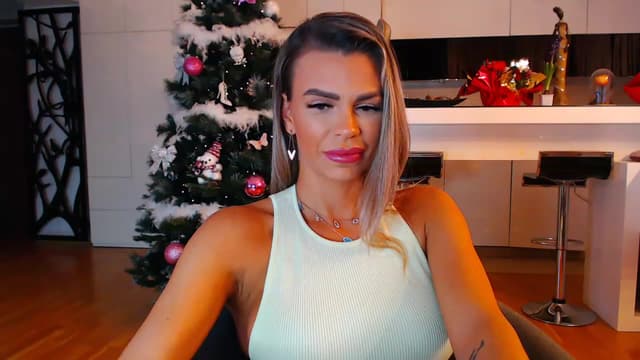 Gallery image thumbnail from D_y_y's myfreecams stream on, 12/22/2022, 03:55 image 7 of 20