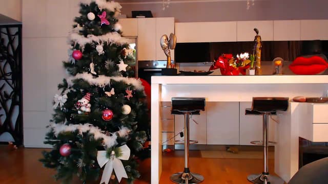 Gallery image thumbnail from D_y_y's myfreecams stream on, 12/23/2022, 04:34 image 11 of 20