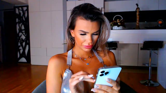 Gallery image thumbnail from D_y_y's myfreecams stream on, 01/27/2023, 04:21 image 15 of 20