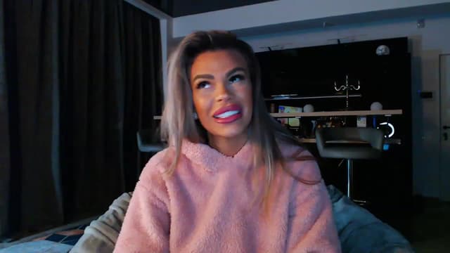 Gallery image thumbnail from D_y_y's myfreecams stream on, 03/28/2023, 04:29 image 6 of 20