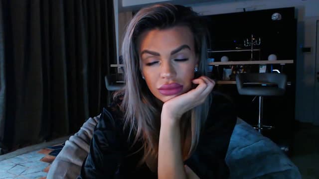 Gallery image thumbnail from D_y_y's myfreecams stream on, 03/30/2023, 04:18 image 13 of 20