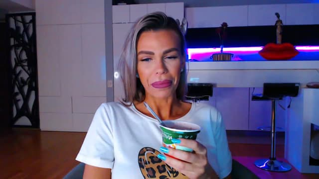 Gallery image thumbnail from D_y_y's myfreecams stream on, 04/08/2023, 04:19 image 16 of 20