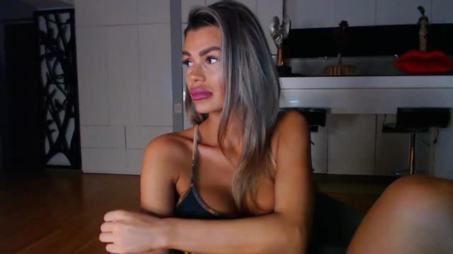 Gallery image thumbnail from D_y_y's myfreecams stream on, 04/12/2023, 23:53 image 1 of 20