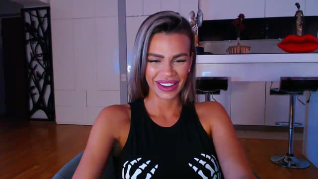 Gallery image thumbnail from D_y_y's myfreecams stream on, 04/14/2023, 04:18 image 16 of 20