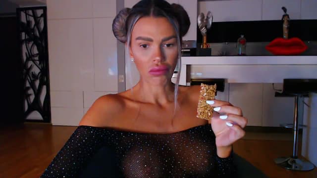 Gallery image thumbnail from D_y_y's myfreecams stream on, 09/18/2023, 03:43 image 8 of 20
