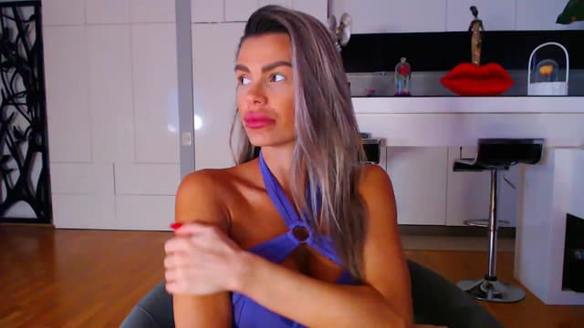 Gallery image thumbnail from D_y_y's myfreecams stream on, 10/19/2023, 05:50 image 13 of 20
