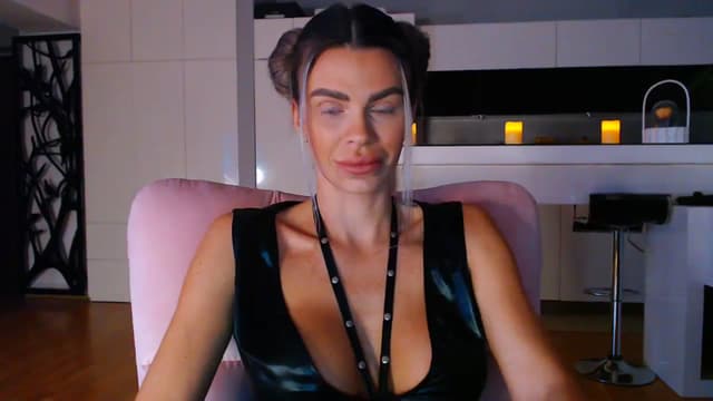 Gallery image thumbnail from D_y_y's myfreecams stream on, 11/21/2023, 06:07 image 10 of 20