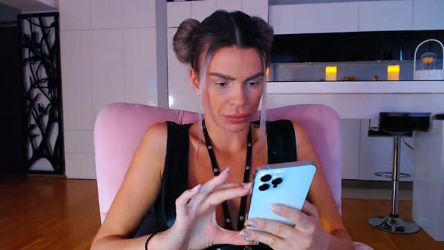 Gallery image thumbnail from D_y_y's myfreecams stream on, 11/21/2023, 06:07 image 18 of 20