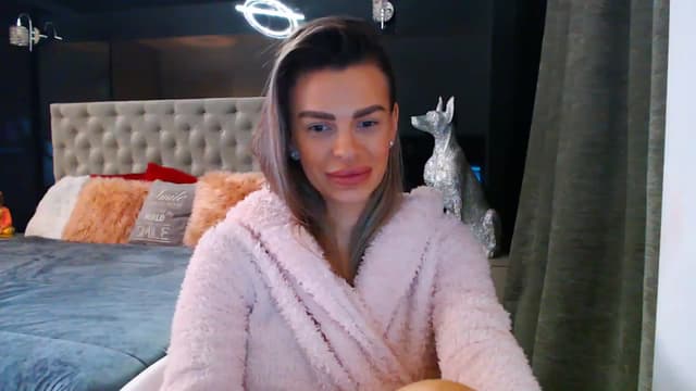 Gallery image thumbnail from D_y_y's myfreecams stream on, 12/01/2023, 06:25 image 18 of 20