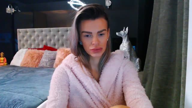 Gallery image thumbnail from D_y_y's myfreecams stream on, 12/01/2023, 06:25 image 16 of 20